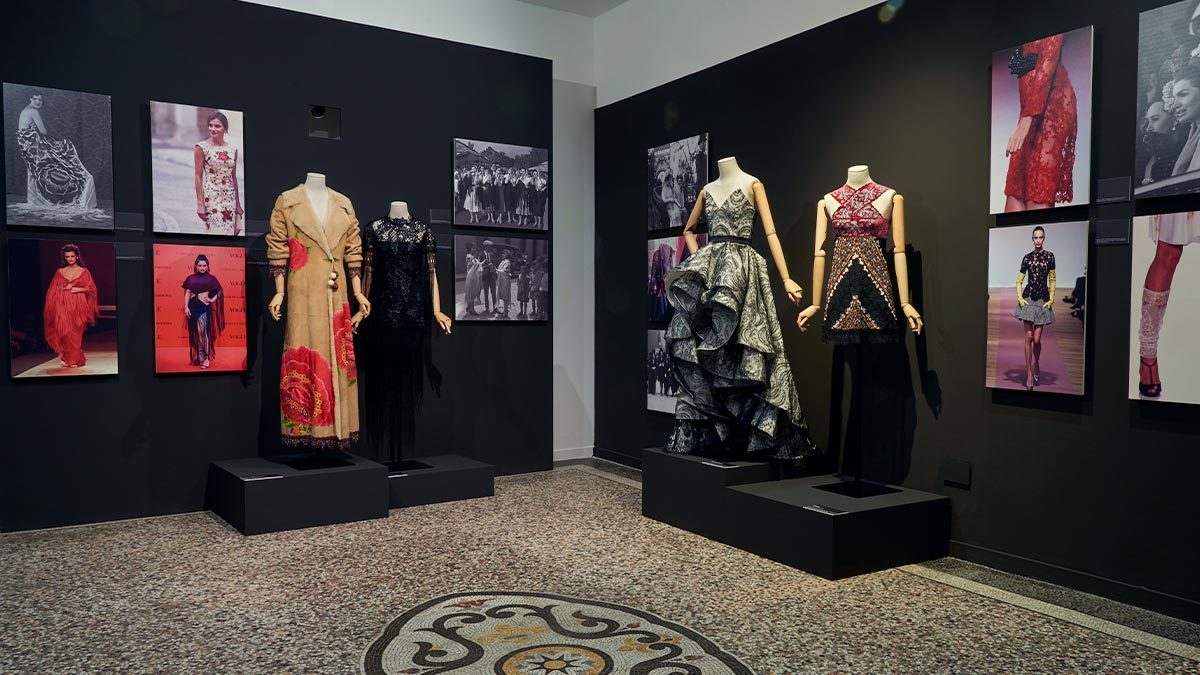 Marcelo Vilá colabora en la exposición “Las costuras femeninas de la moda de España (1930-2018)” Exposición “Las costuras femeninas de la moda de España (1930-2018)”